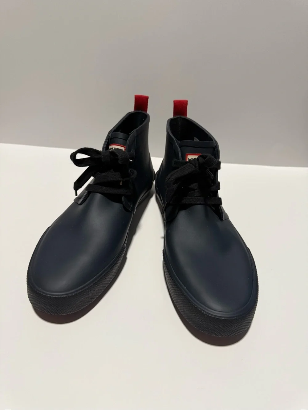 Hunter Navy Chukka Boots with Red Heel Pulls